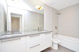 21B Hampton Avenue